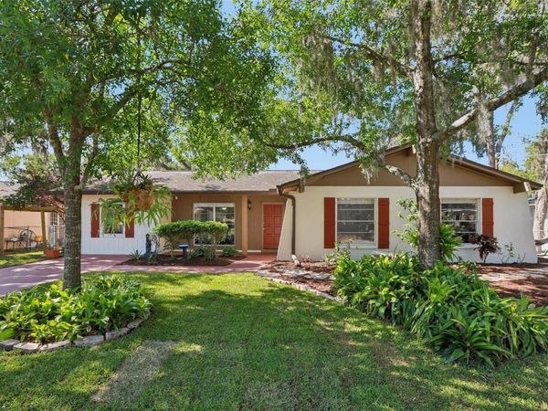 4905 E OKARA ROAD, TAMPA, FL 33617