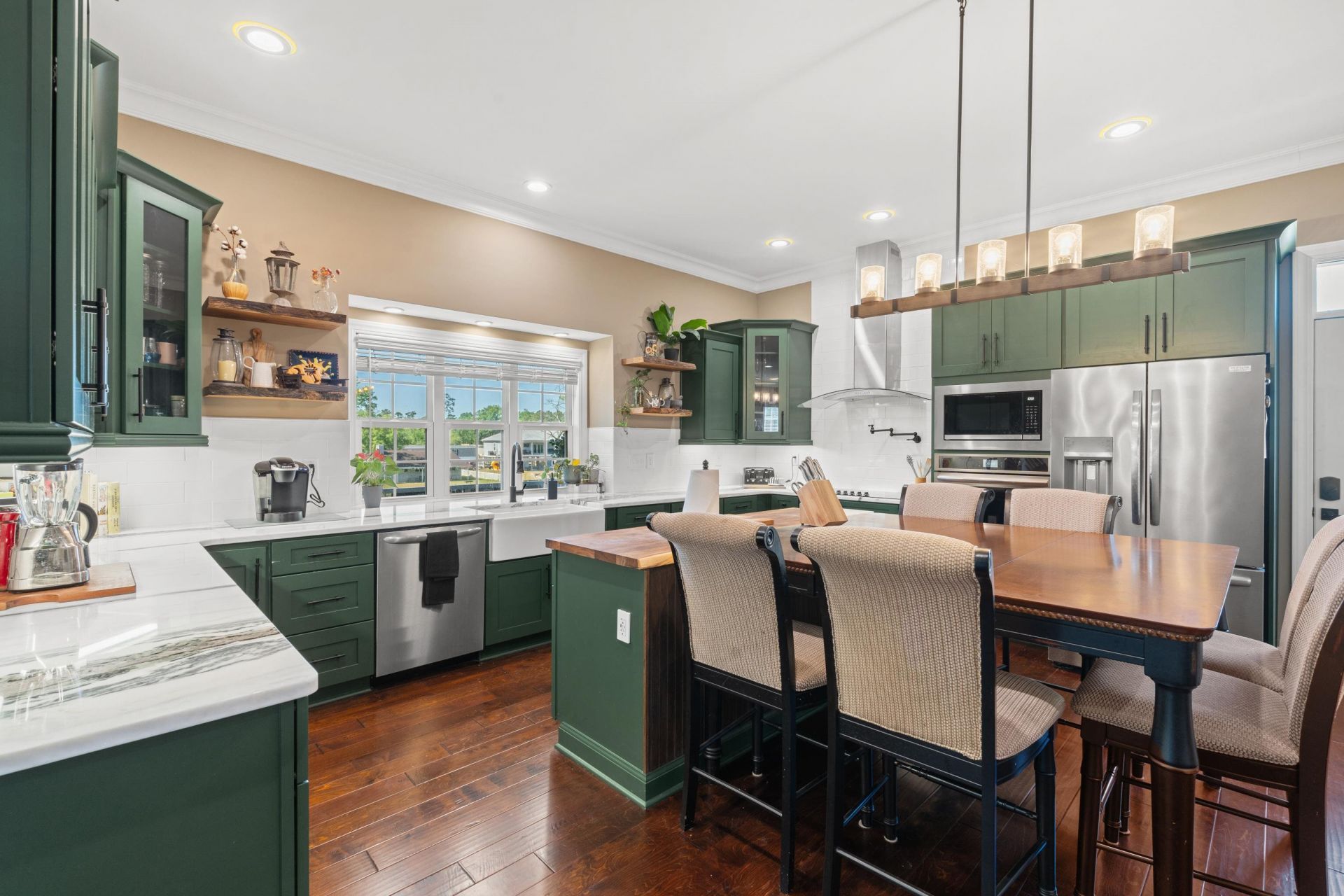 2618 Riverside Dr. Photo 10