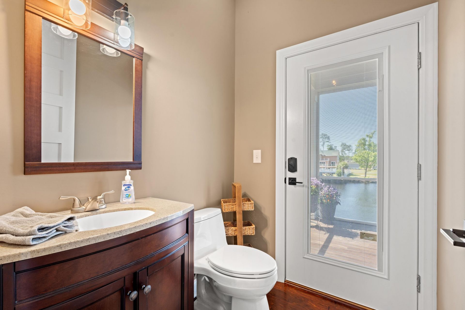 2618 Riverside Dr. Photo 11