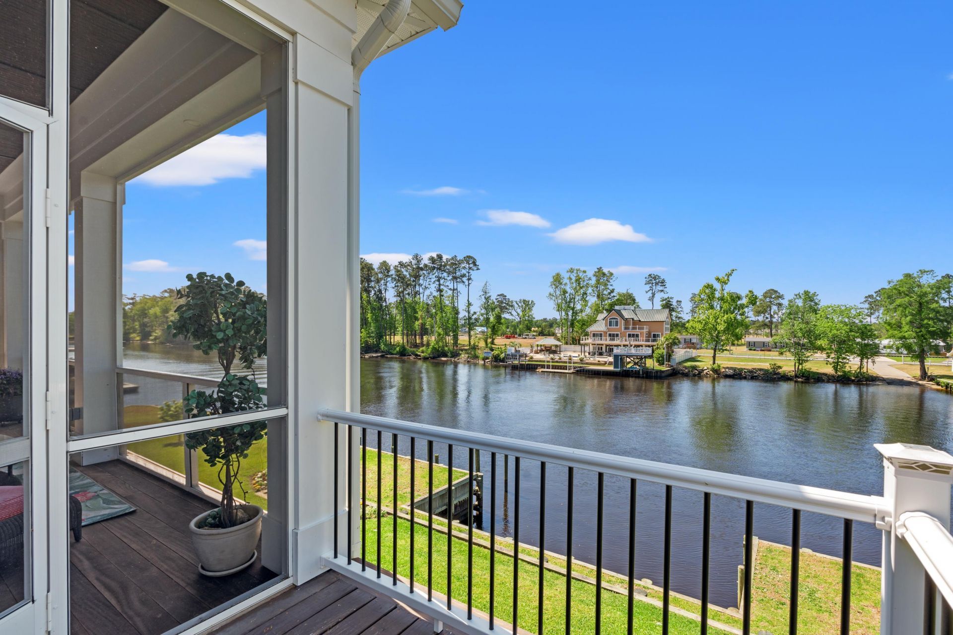 2618 Riverside Dr. Photo 30