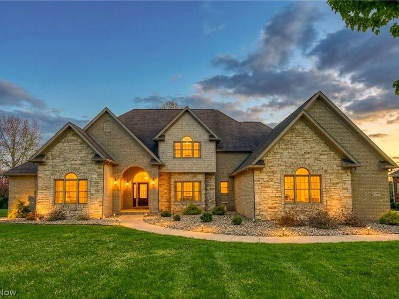 4966 Abbey Church Avenue NW, Canton, OH 44718 Photo 2