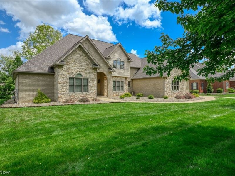 4966 Abbey Church Avenue NW, Canton, OH 44718 Photo 2