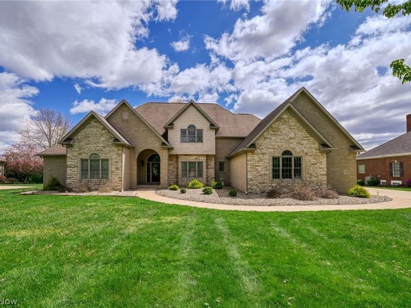 4966 Abbey Church Avenue NW, Canton, OH 44718 Photo 3