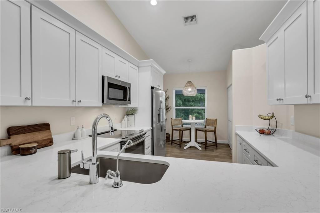 1215 Sarah Jean Cir, Unit J205, Naples, FL 34110 Photo