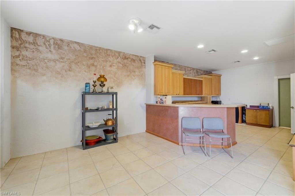 927 SE 13th Ave , Cape Coral, FL 33990 Photo