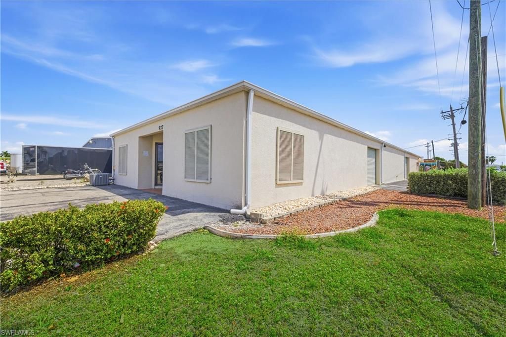 927 SE 13th Ave , Cape Coral, FL 33990 Photo