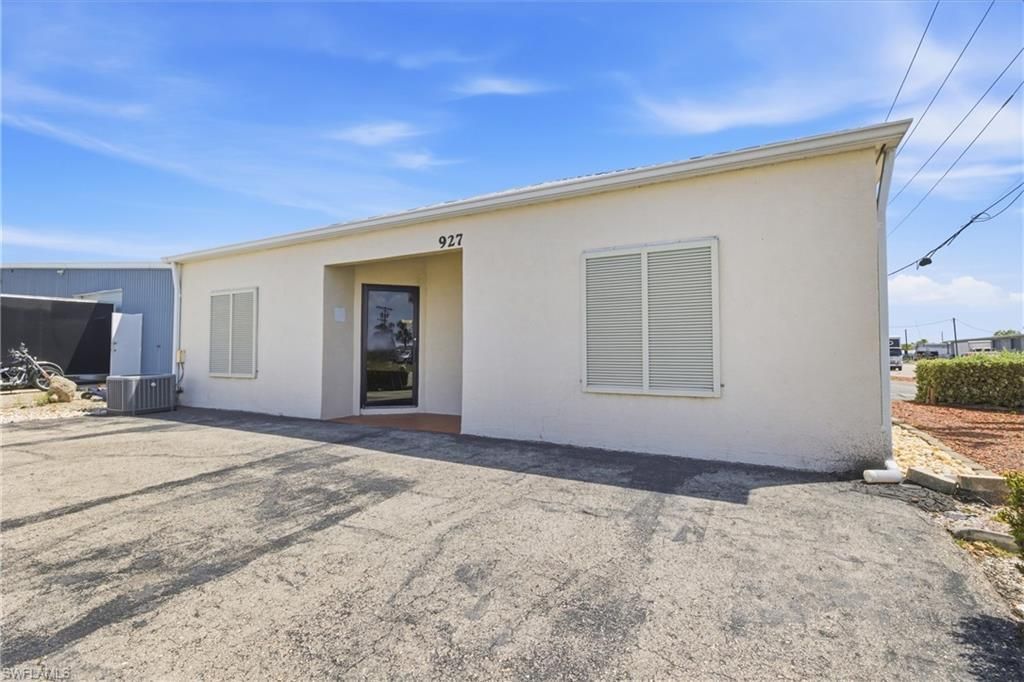 927 SE 13th Ave , Cape Coral, FL 33990 Photo