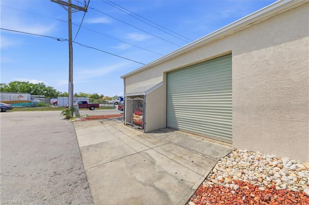 927 SE 13th Ave , Cape Coral, FL 33990 Photo