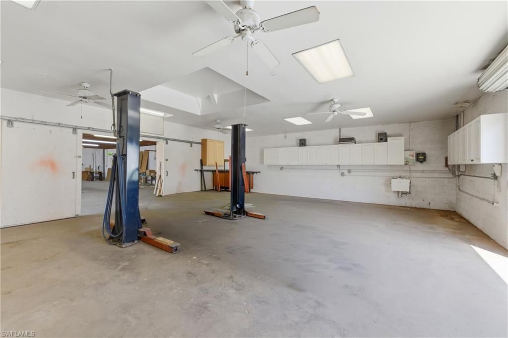 927 SE 13th Ave , Cape Coral, FL 33990 Photo