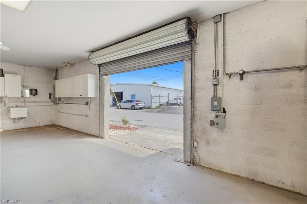 927 SE 13th Ave , Cape Coral, FL 33990 Photo