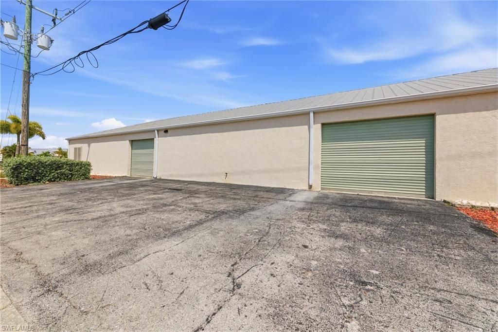 927 SE 13th Ave , Cape Coral, FL 33990 Photo