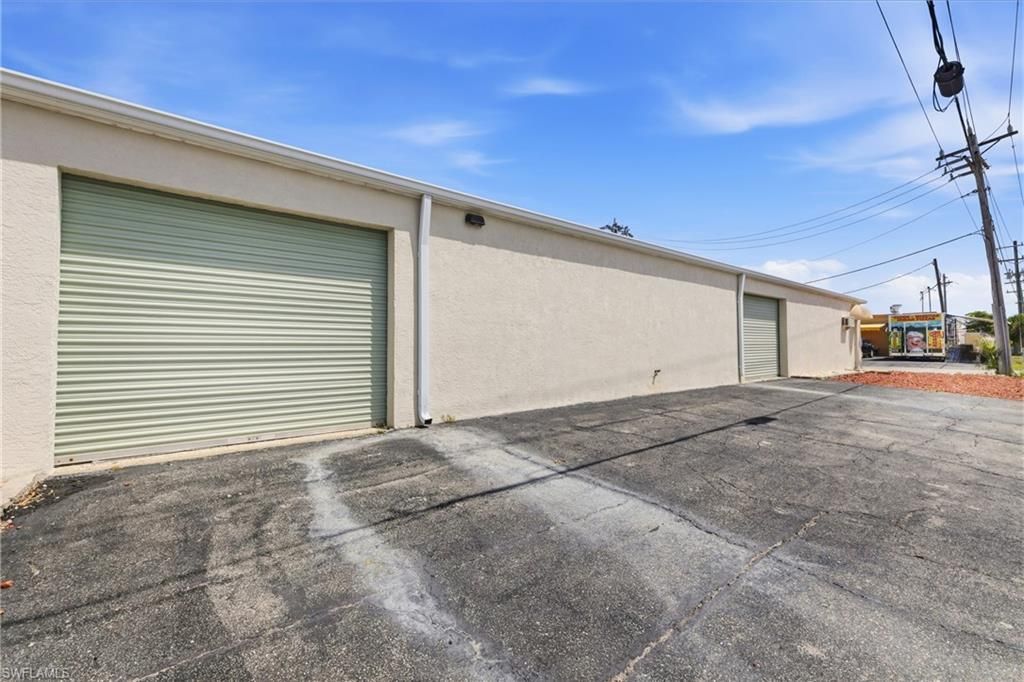 927 SE 13th Ave , Cape Coral, FL 33990 Photo