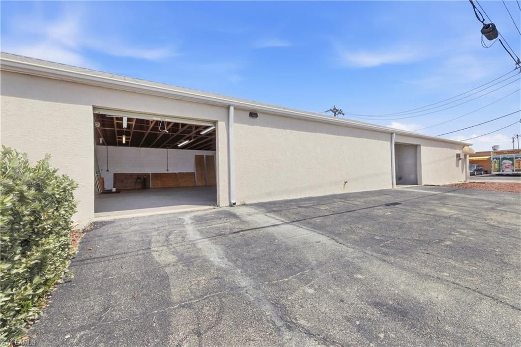 927 SE 13th Ave , Cape Coral, FL 33990 Photo