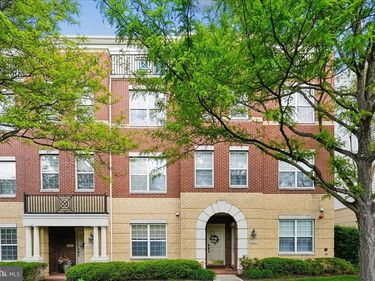 43610 HAMPSHIRE CROSSING SQUARE, Unit AD-205, LEESBURG, VA 20176