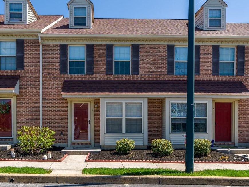 4 Acorn Boulevard, Lancaster, PA 17602 Main Photo