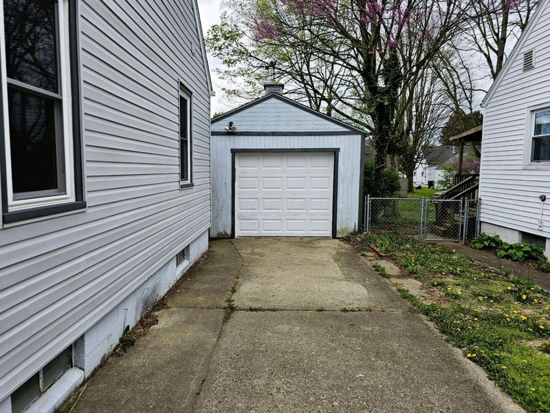 989 Davis Avenue, Newark, OH 43055 Photo 3