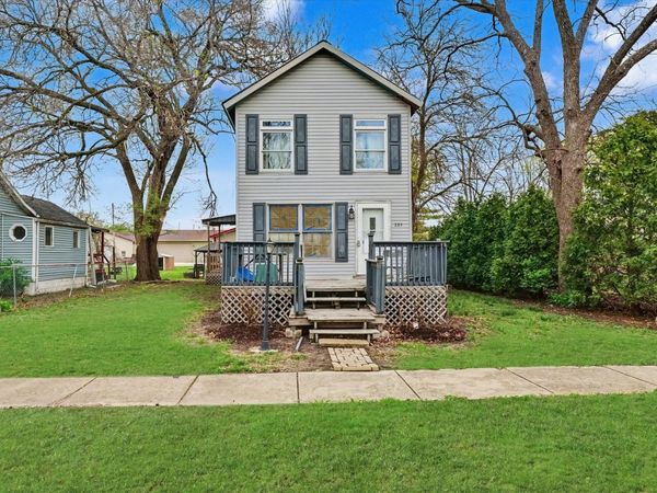 225 E Pine Street , Paxton, IL 60957