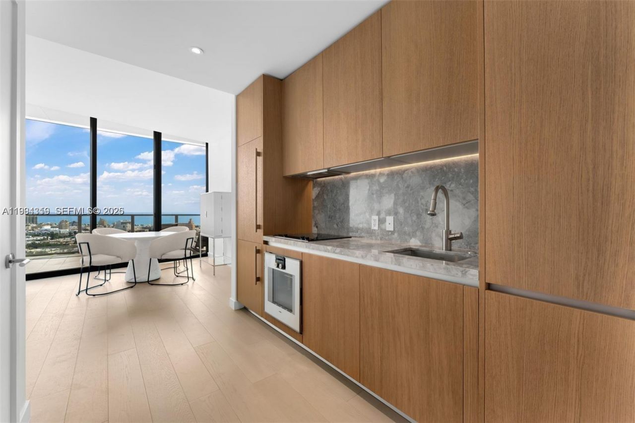 500 Alton Rd , Unit 2504, Miami Beach, FL 33139 Photo