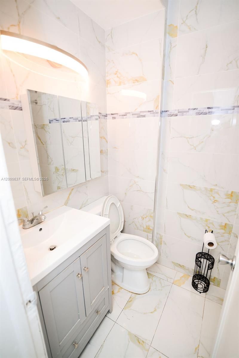298 NW 104th St, Miami, FL 33150 Photo