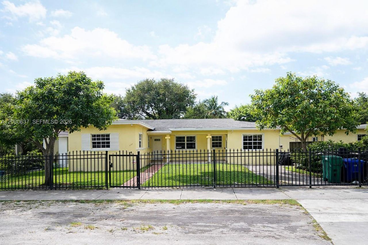 298 NW 104th St, Miami, FL 33150 Photo