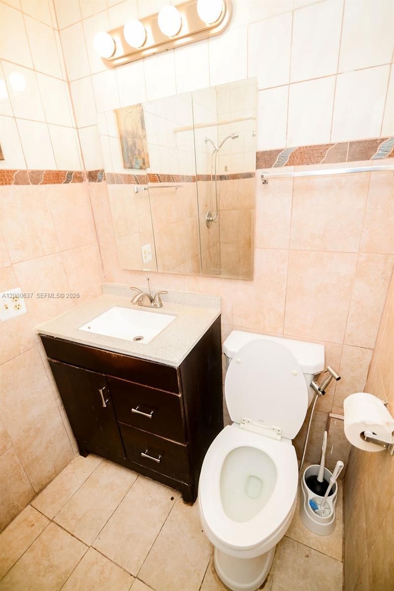 298 NW 104th St, Miami, FL 33150 Photo