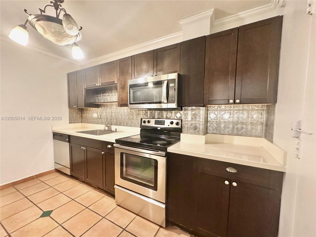 7135 Collins Ave , Unit 811, Miami Beach, FL 33141 Photo