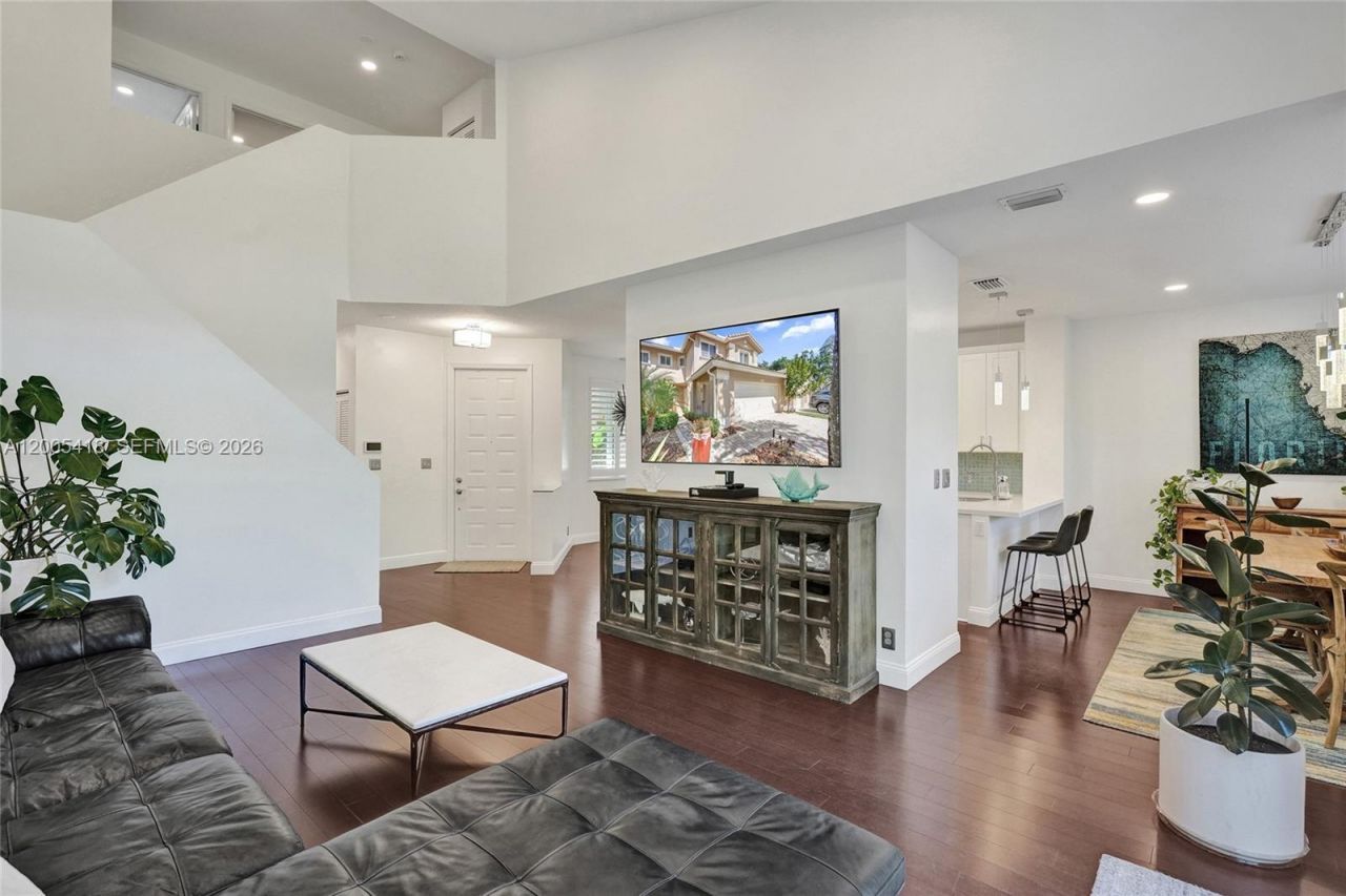 1062 SW 158th Ave , Pembroke Pines, FL 33027 Photo