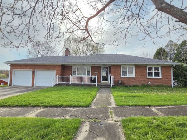 512 Ridgeway Avenue , Grove City, PA 16127
