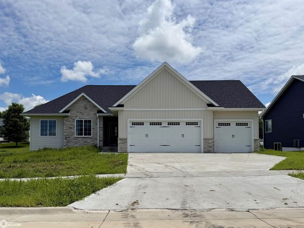 1218 N 18th Street, Chariton, IA 50049