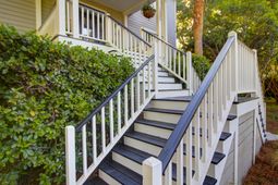 1505 Headquarters Plantation Drive photo 4