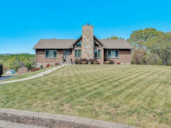 384 Deer Haven DR , Roanoke, VA 24012