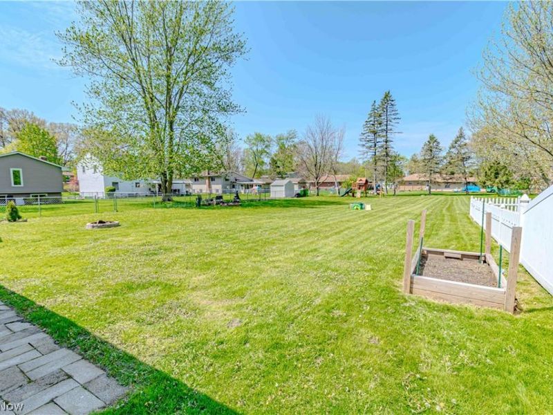 4154 Shelley Drive , North Olmsted, OH 44070 Photo 5