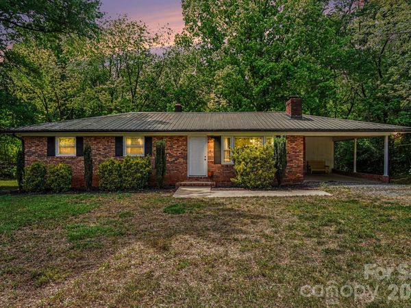 371 Sharon School Road , Statesville, NC 28677