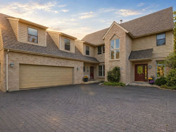 840 Huntley Woods Drive, Crete, IL 60417