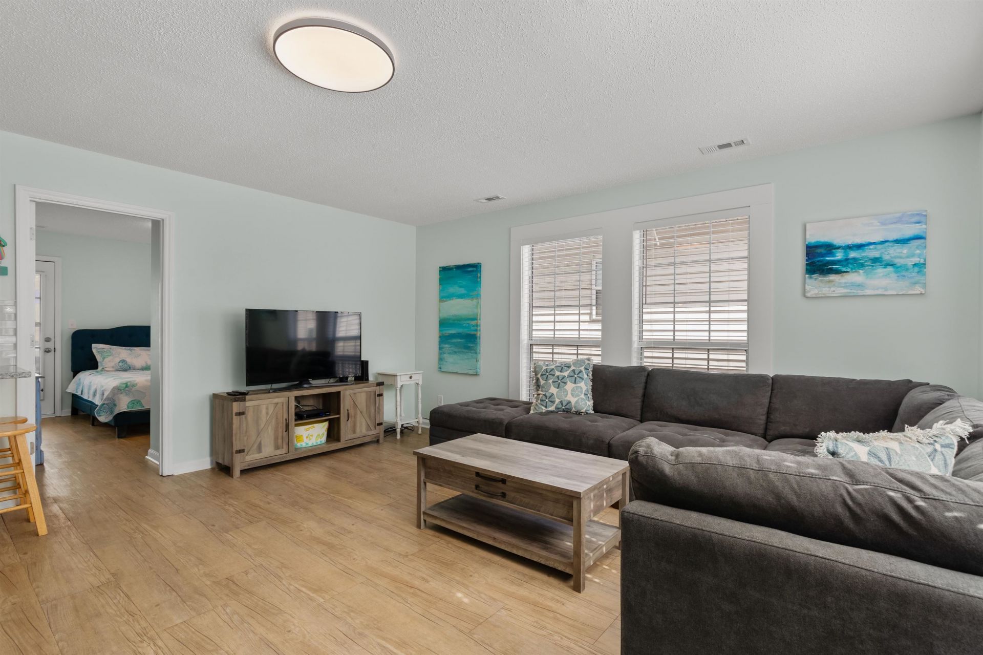 6001 - 1163 South Kings Hwy. Photo 10