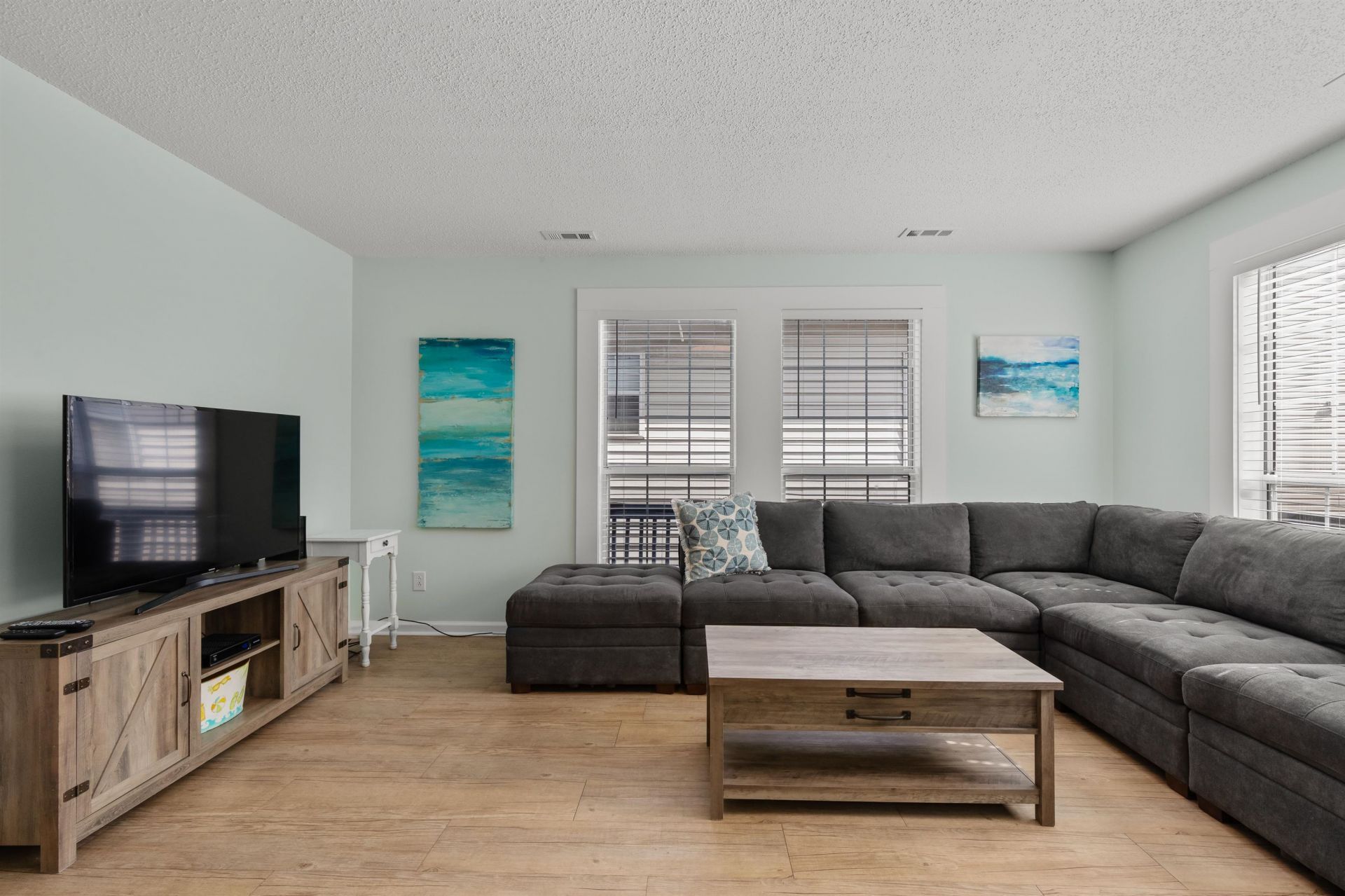 6001 - 1163 South Kings Hwy. Photo 11