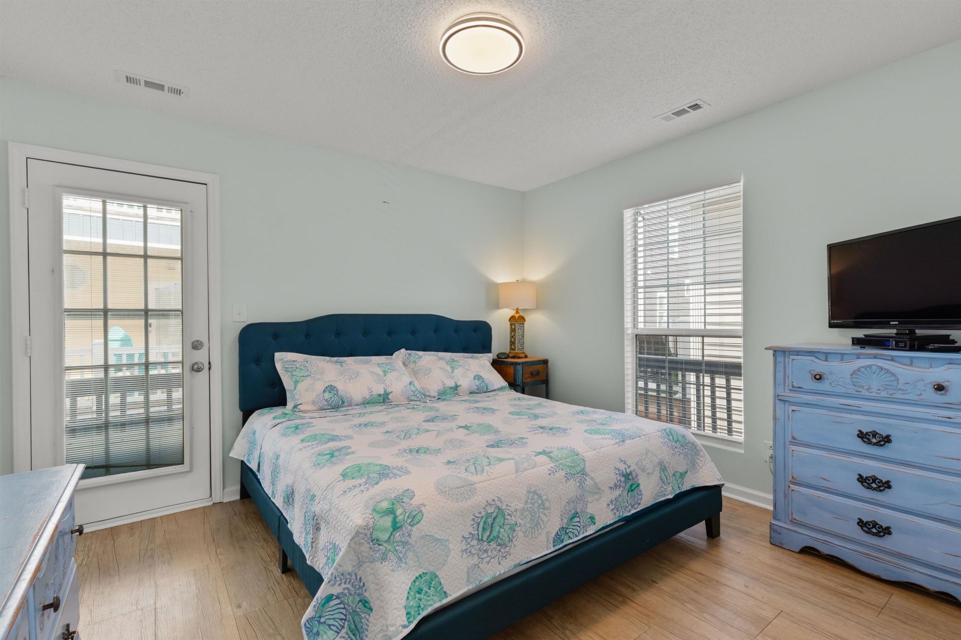 6001 - 1163 South Kings Hwy. Photo 19