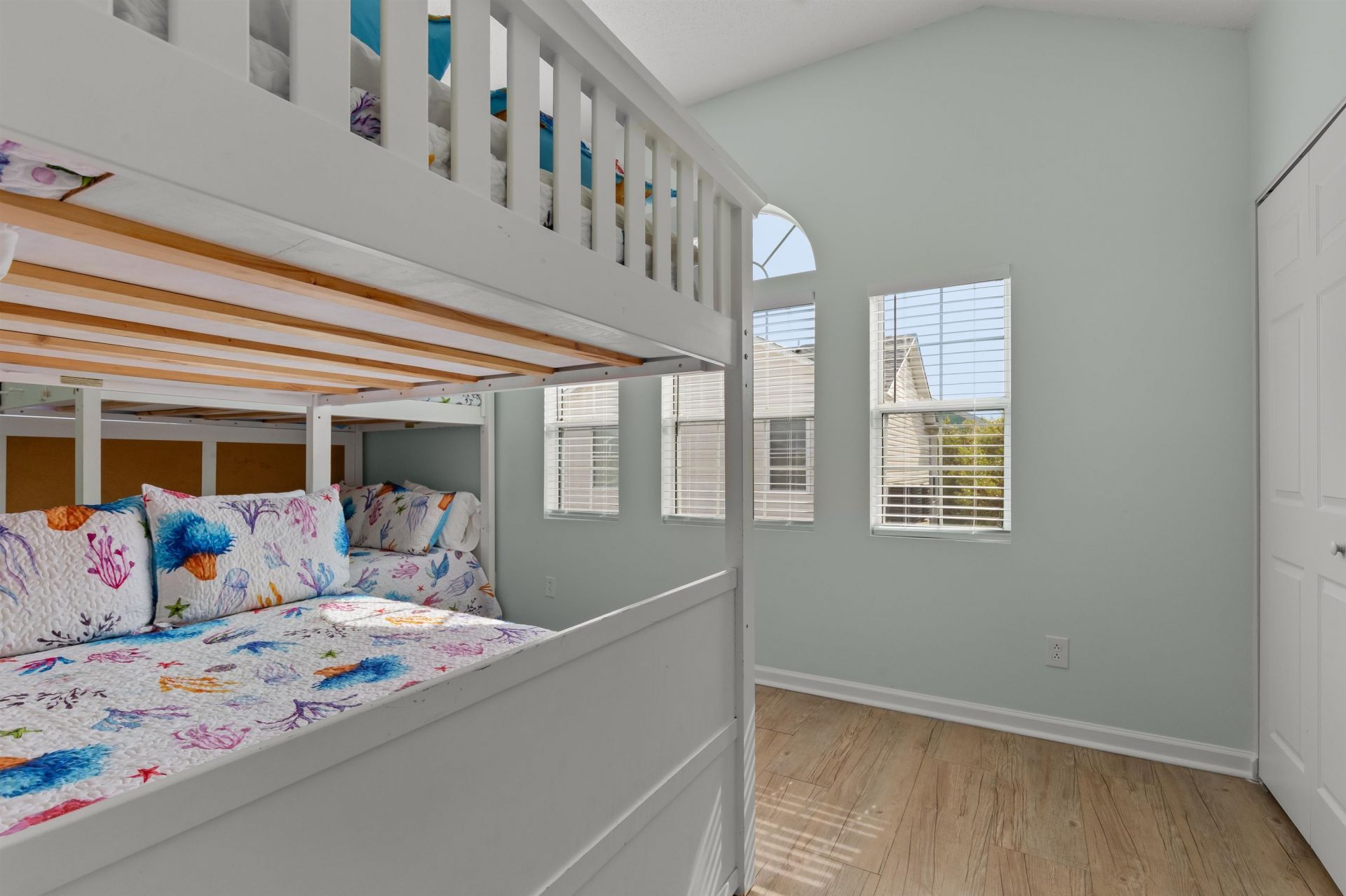 6001 - 1163 South Kings Hwy. Photo 26