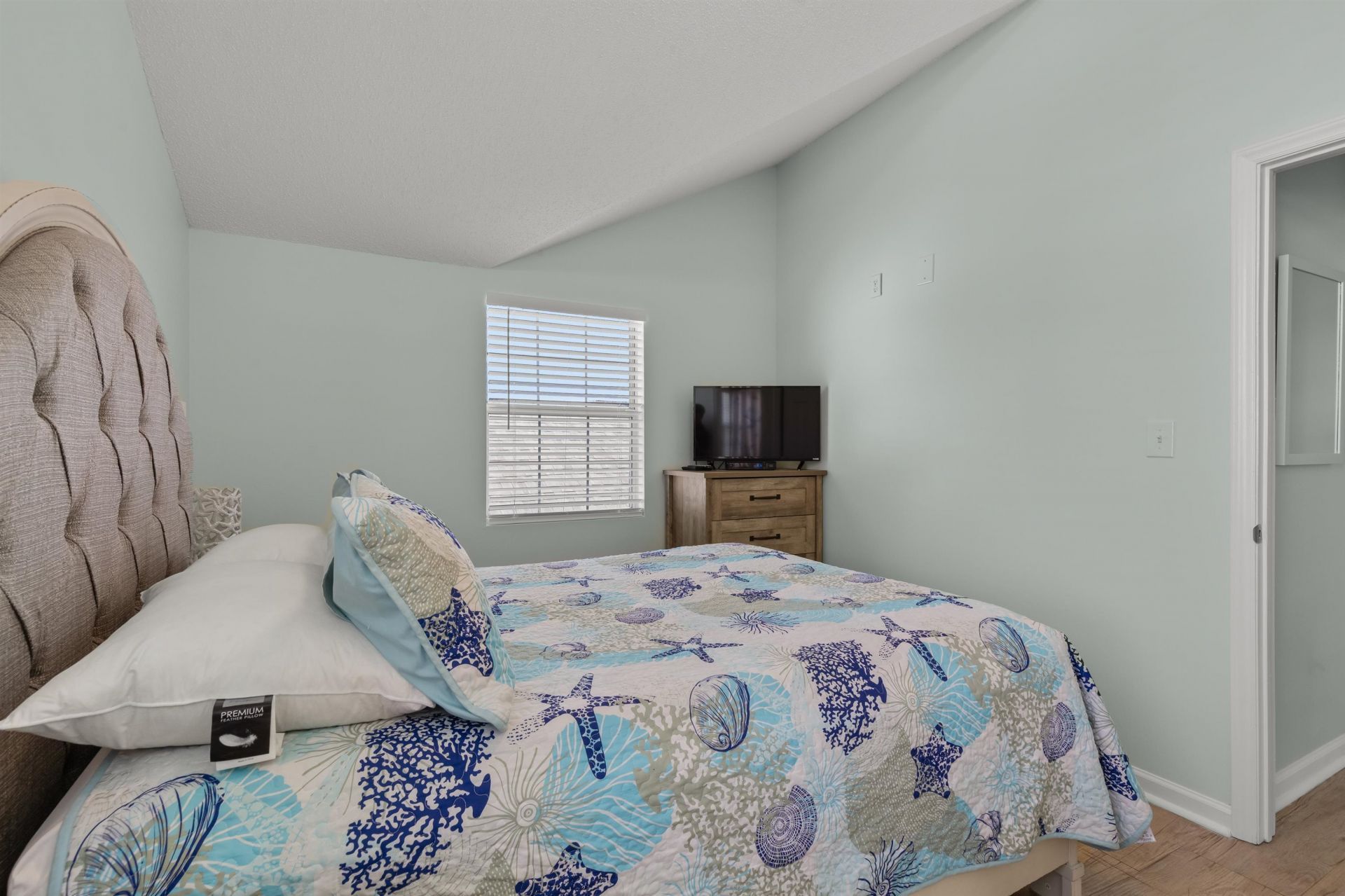 6001 - 1163 South Kings Hwy. Photo 31