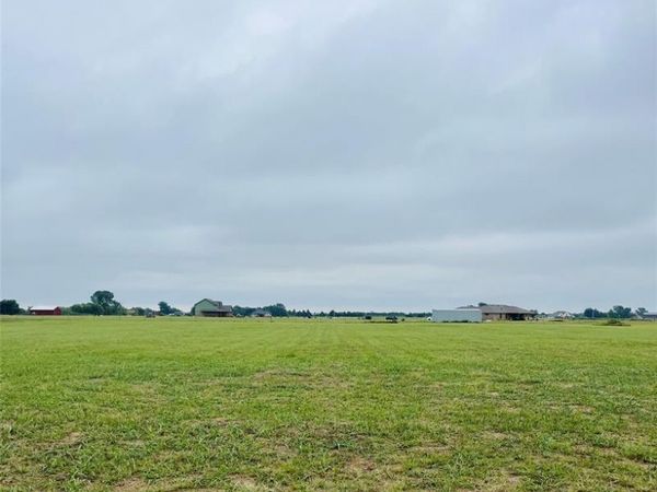 8360 N Portland Avenue, Crescent, OK 73028