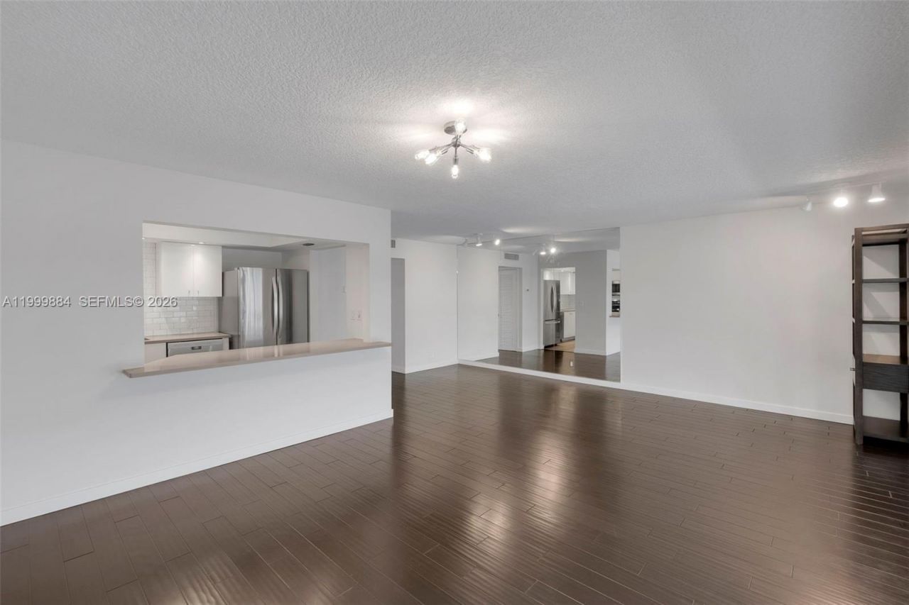 3050 NE 48th St, Unit 208, Fort Lauderdale, FL 33308 Photo