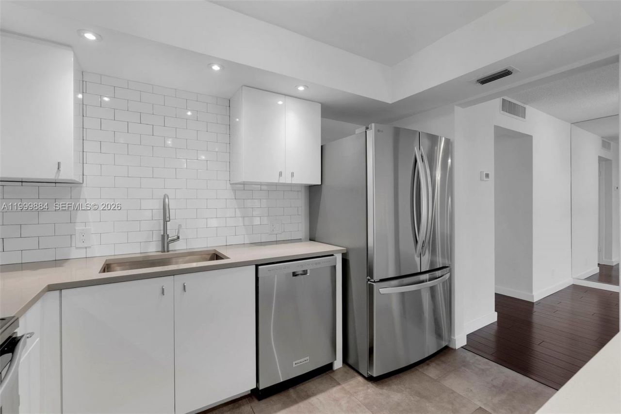 3050 NE 48th St, Unit 208, Fort Lauderdale, FL 33308 Photo