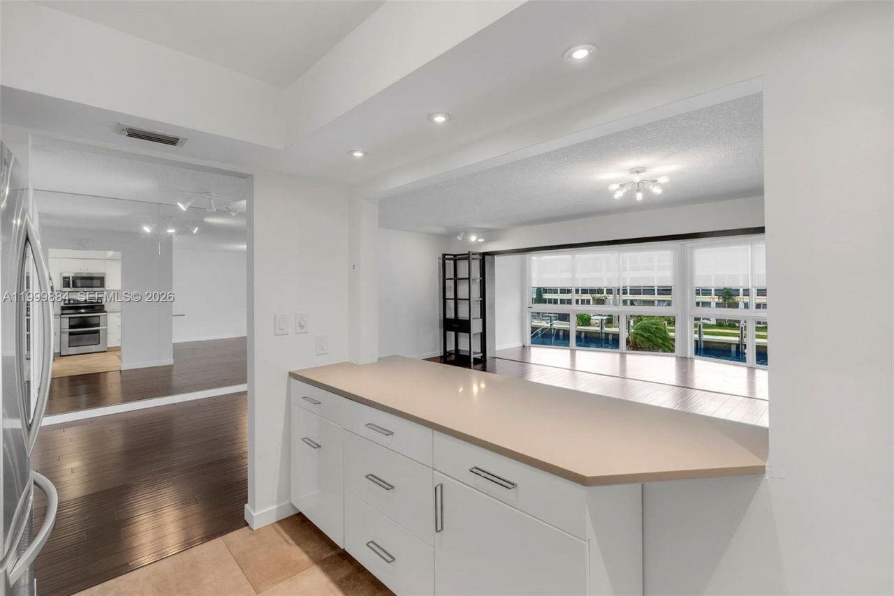 3050 NE 48th St, Unit 208, Fort Lauderdale, FL 33308 Photo