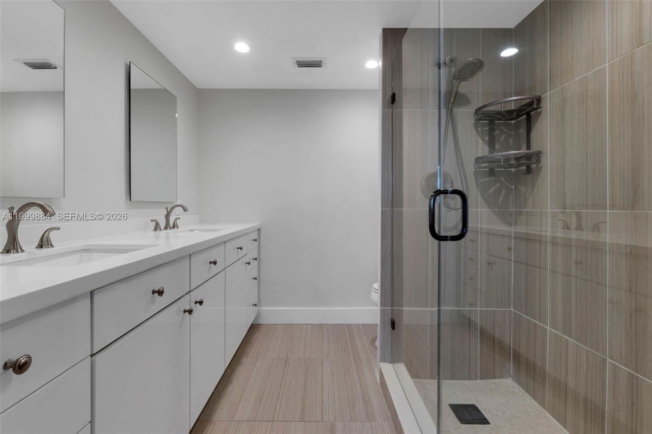 3050 NE 48th St, Unit 208, Fort Lauderdale, FL 33308 Photo