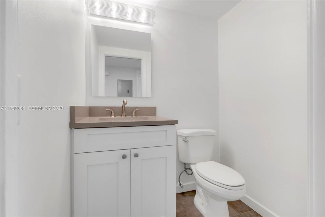 3050 NE 48th St, Unit 208, Fort Lauderdale, FL 33308 Photo