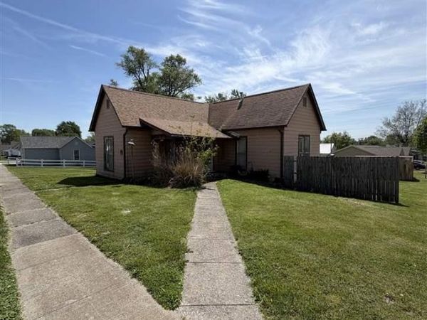 201 E John Street, Washington, IN 47501