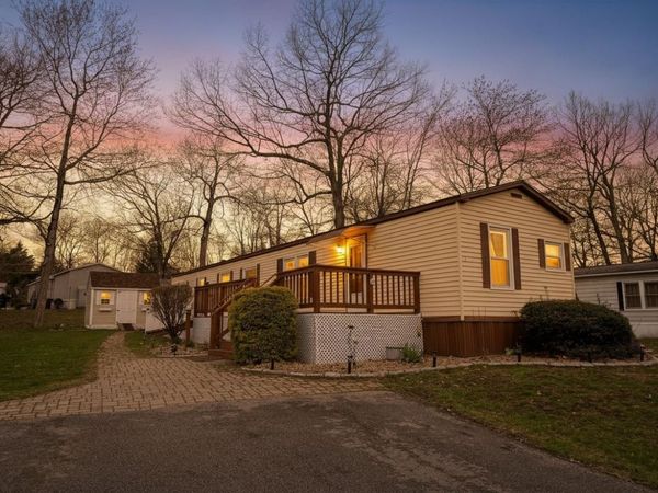 11 Amy Lane, Hampstead, NH 03841