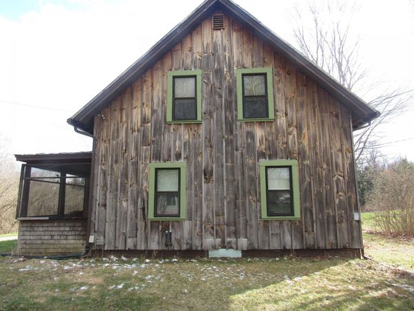 701 Bluff Road, Newport City, VT 05855