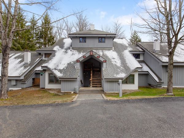 329 Village Circle, Unit V8, Killington, VT 05751