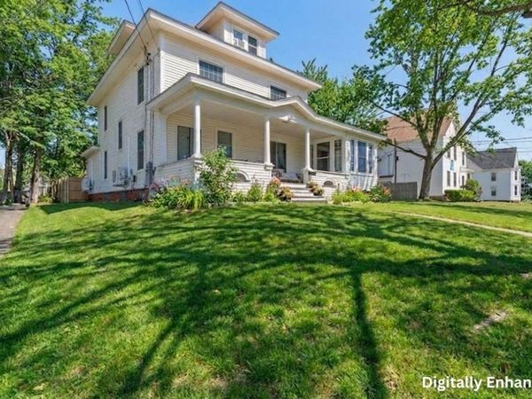 14 Pleasant Street, Plymouth, NH 03264